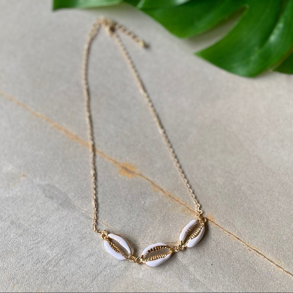 New Boho Cowrie 3 Shell Gold Tone Choker Necklace - Picture 4 of 8